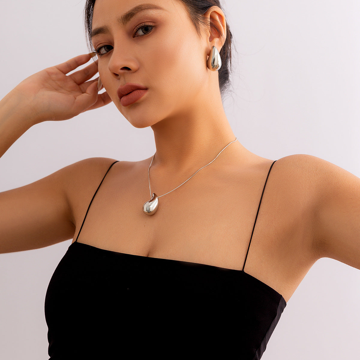 Simple Drop Hanging Party Punk Teardrop Niche Necklace