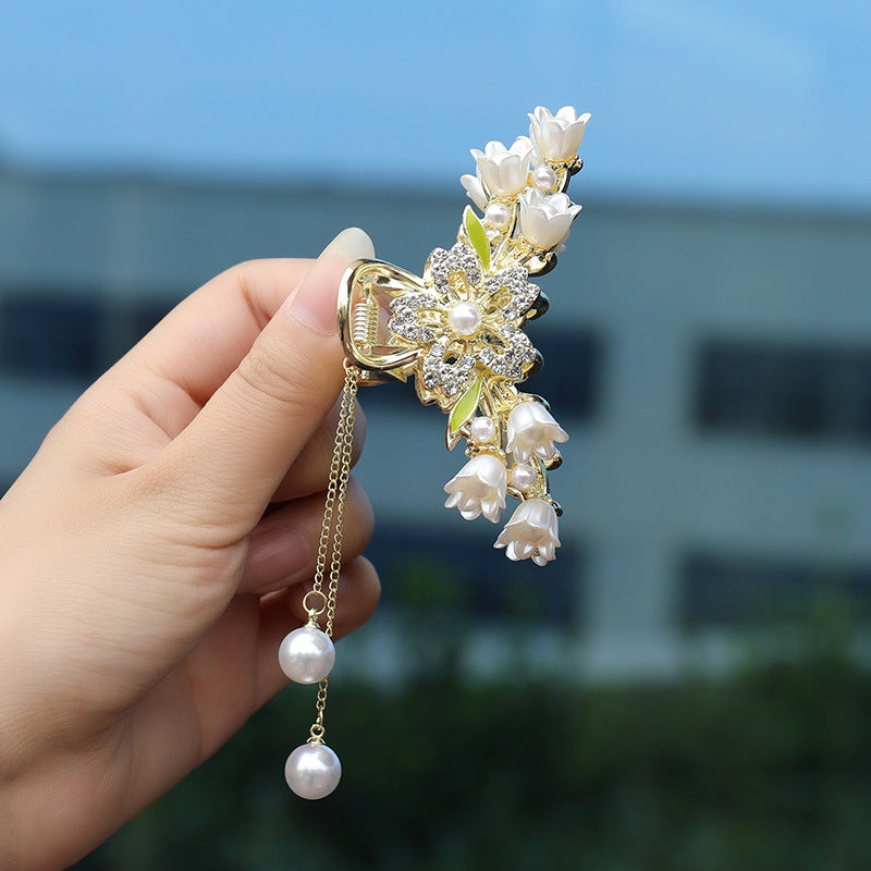 Grampo de cabelo meio amarrado com flor de borla de pérola, clipe de orquídea de sino, tamanho médio