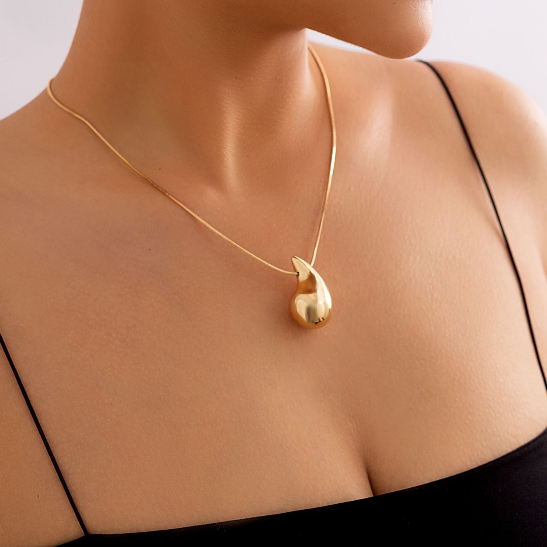 Simple Drop Hanging Party Punk Teardrop Niche Necklace