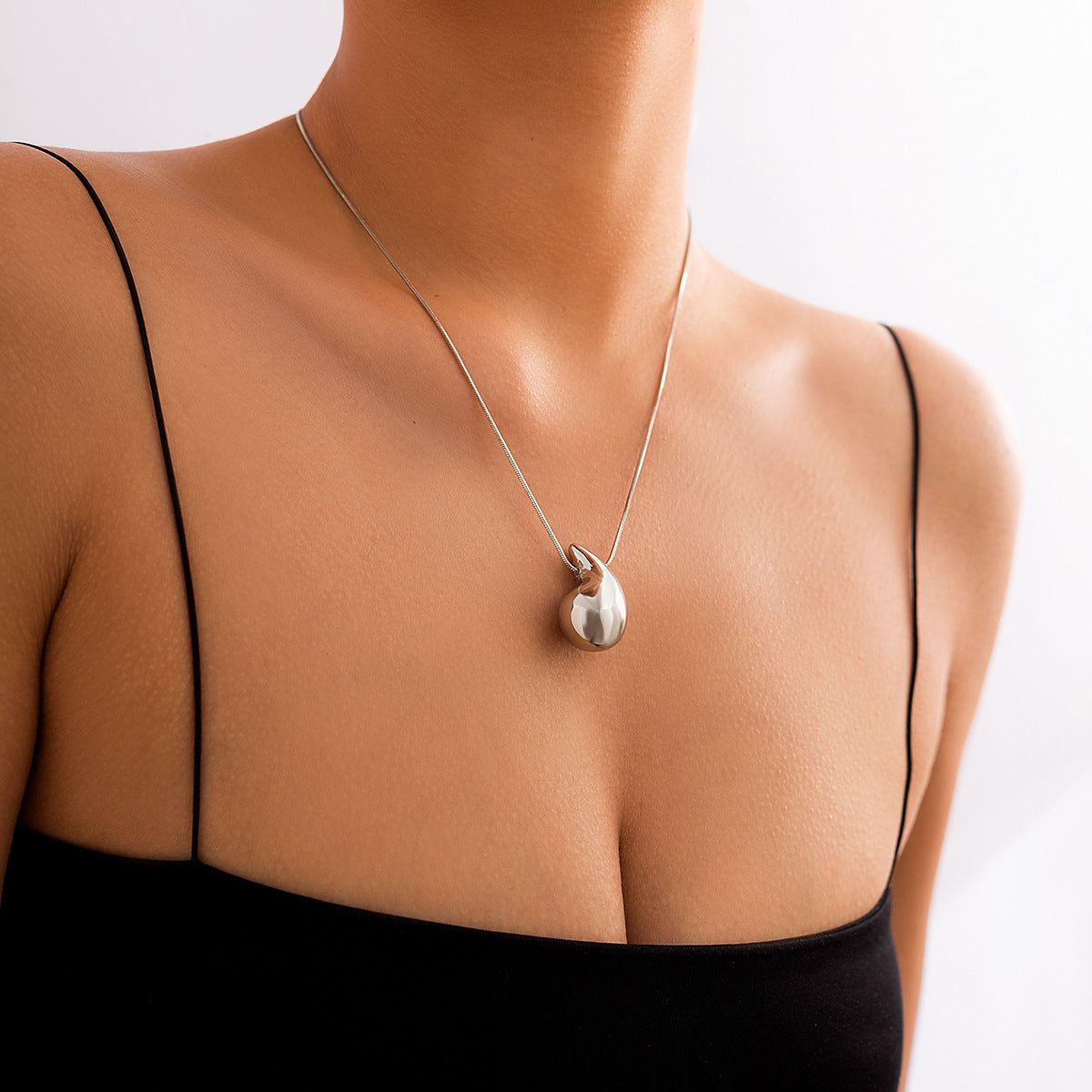 Simple Drop Hanging Party Punk Teardrop Niche Necklace