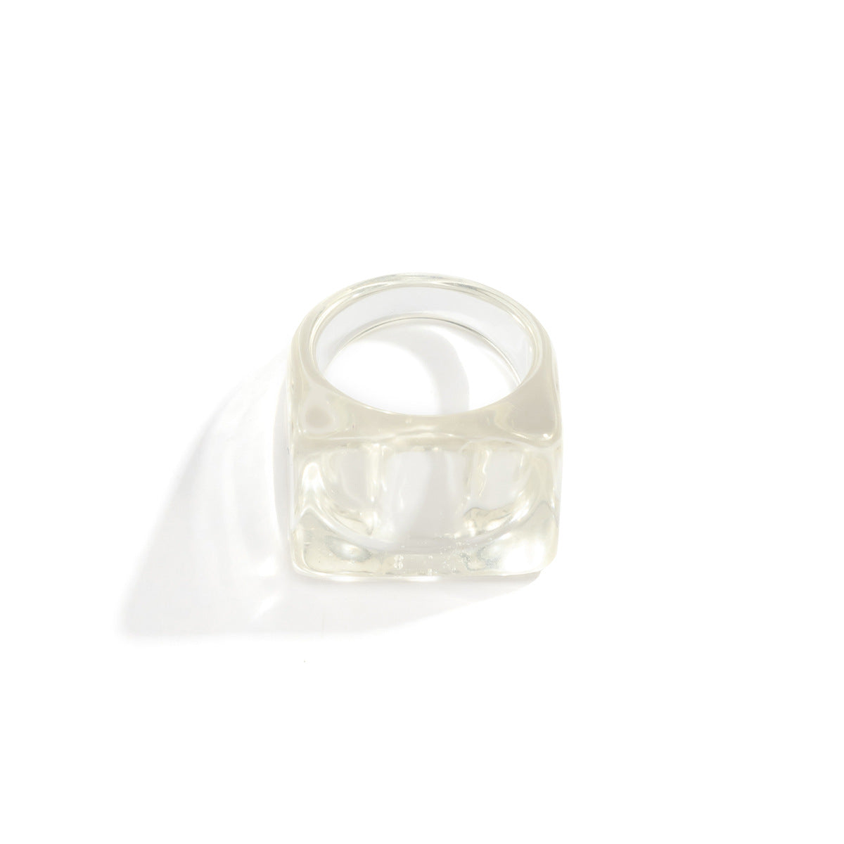 Simple and fashionable colored resin ring ring